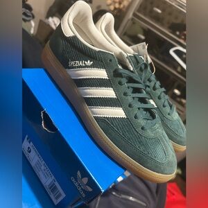 Adidas Spezial Forest Green and Cream Sneakers